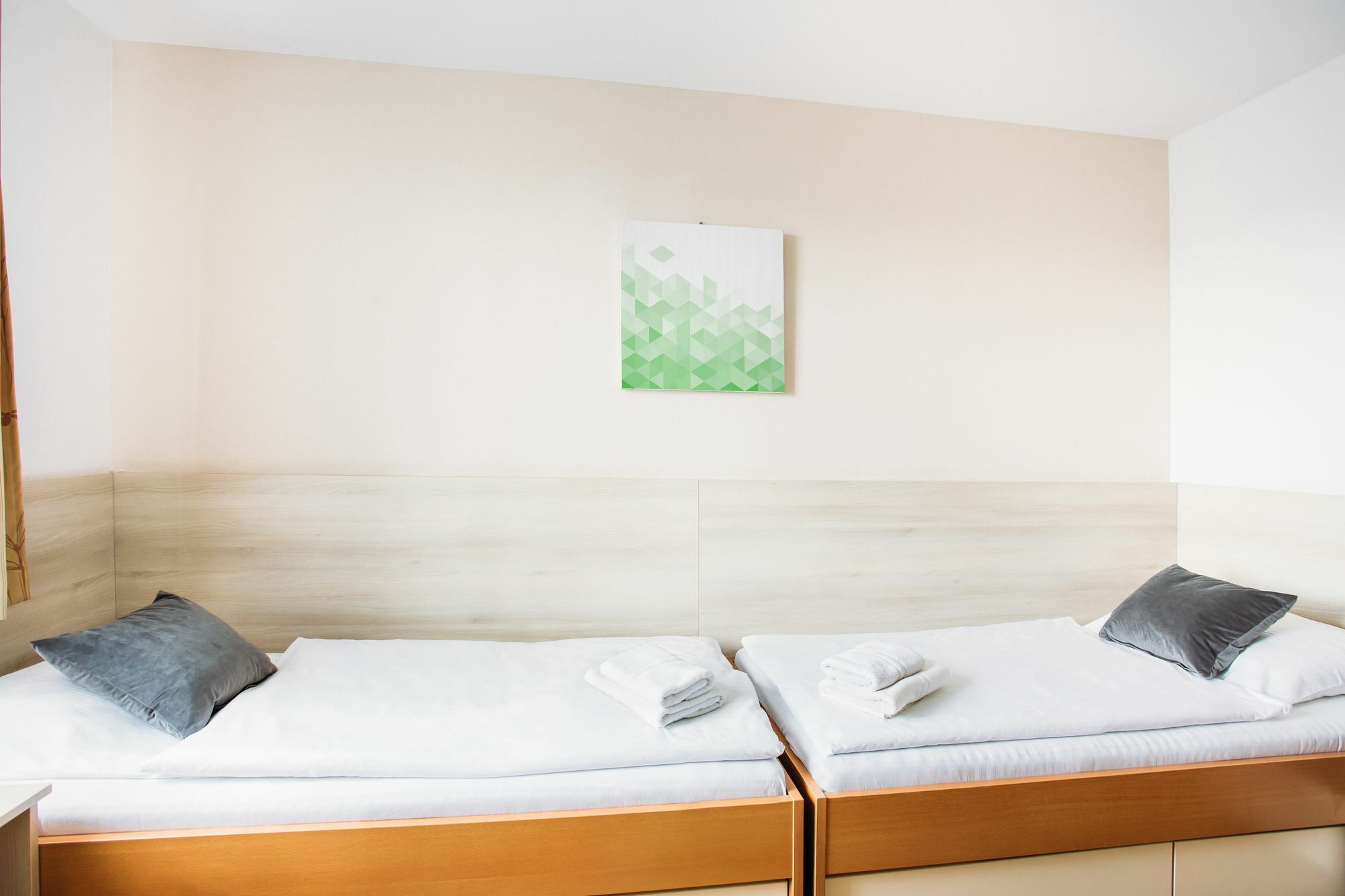 Mynext - Hotel Rudy Виена Екстериор снимка